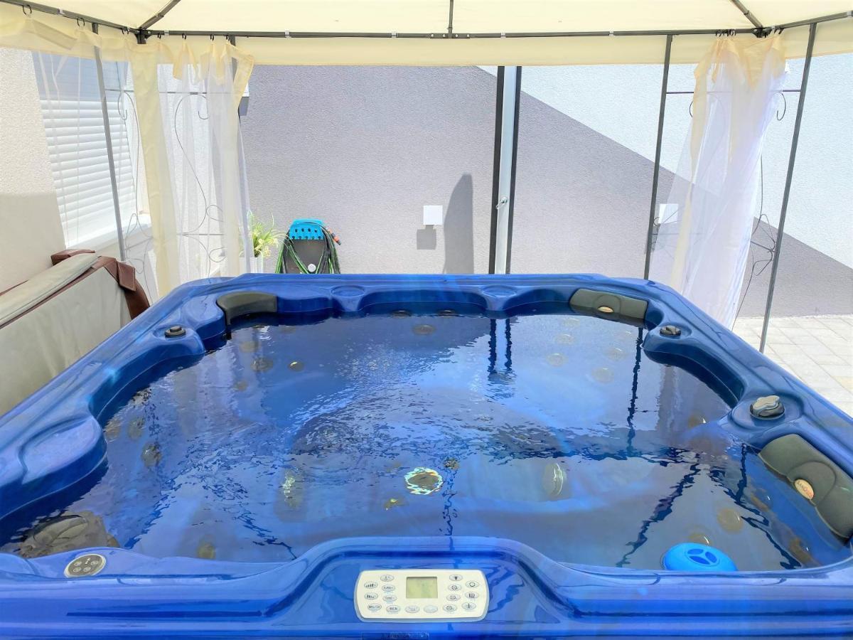 Lux Apartment Sea Shell With Jacuzzi Makarska Ngoại thất bức ảnh