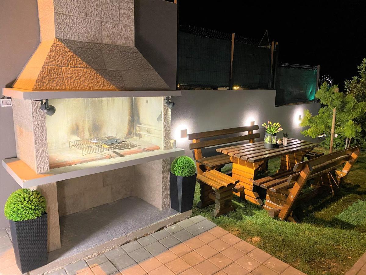 Lux Apartment Sea Shell With Jacuzzi Makarska Ngoại thất bức ảnh