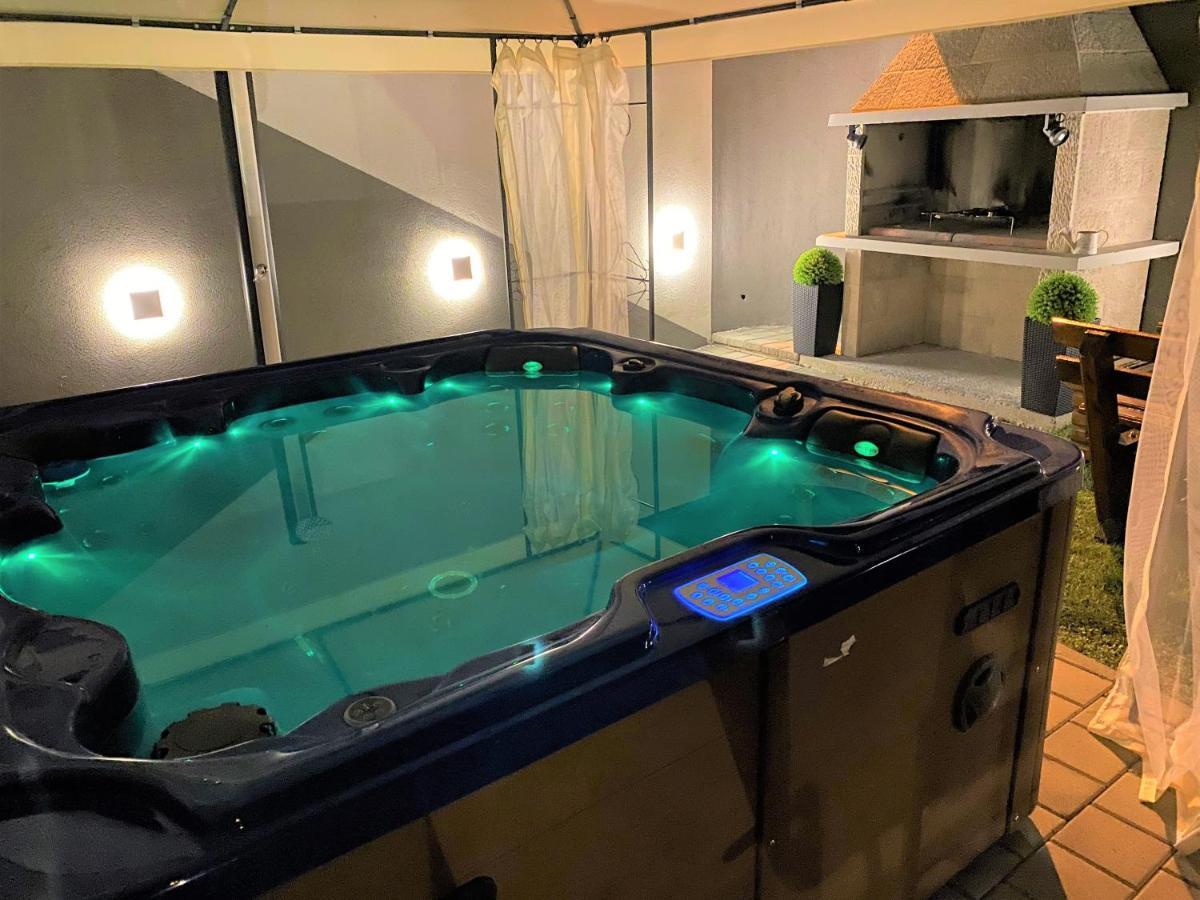 Lux Apartment Sea Shell With Jacuzzi Makarska Ngoại thất bức ảnh