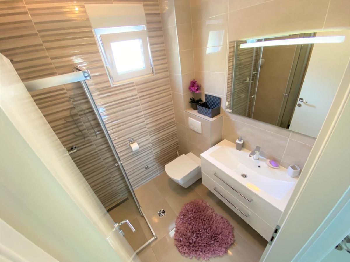 Lux Apartment Sea Shell With Jacuzzi Makarska Ngoại thất bức ảnh